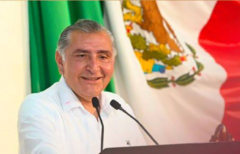 Sigue Adán Augusto en el corazón de AMLO