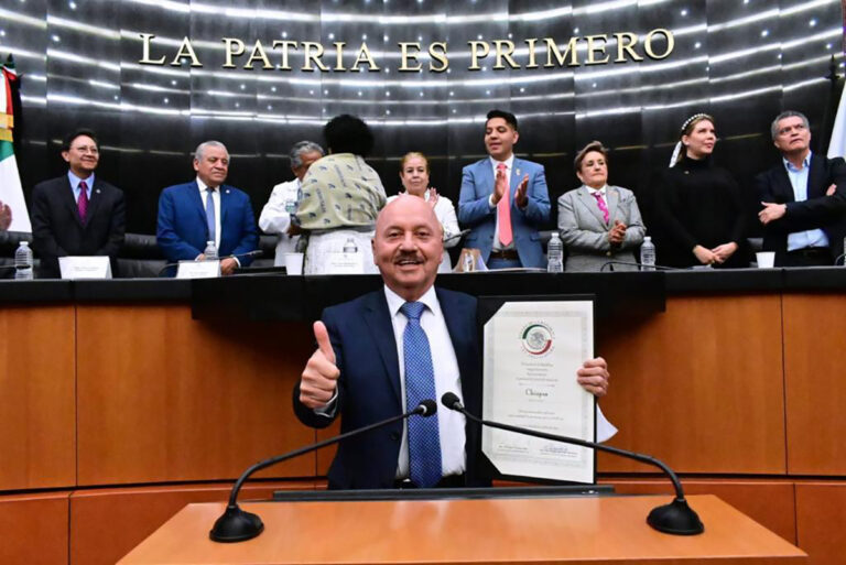 Recibe Dr. Pepe Cruz reconocimiento del Senado por el manejo de la pandemia de Covid-19
