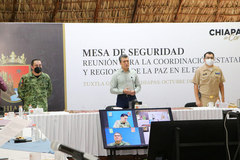 Familias afectadas por lluvias continúan recibiendo ayuda humanitaria: Rutilio Escandón