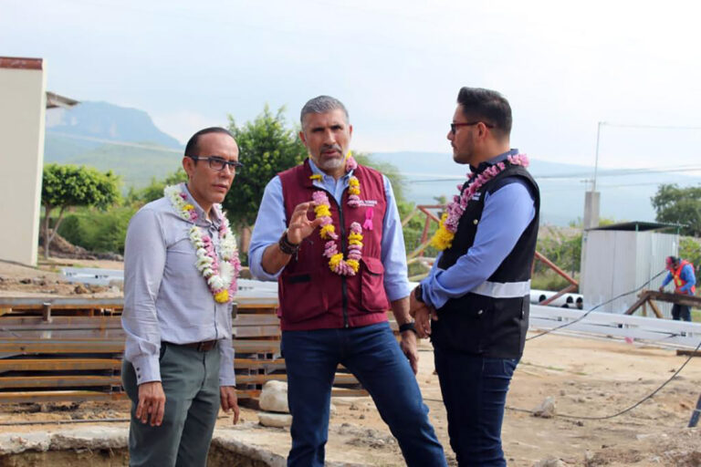 Da banderazo Ángel Torres a rehabilitación del parque de la localidad Plan de Mulumí, en Suchiapa