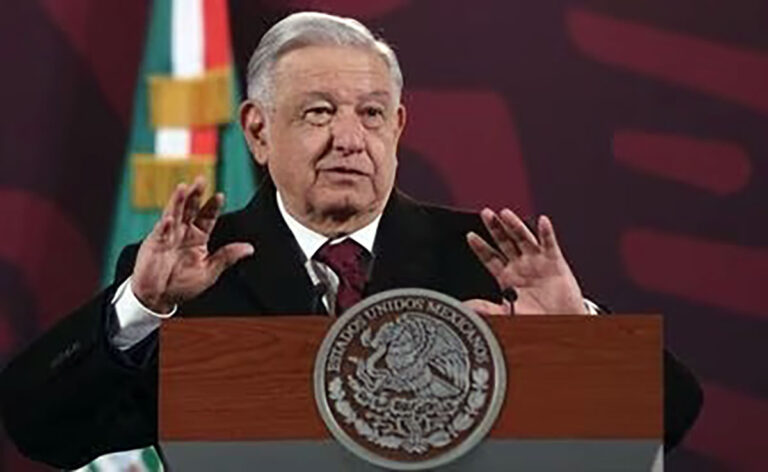 Recomienda López Obrador a la oposición no sólo atacar a su gobierno