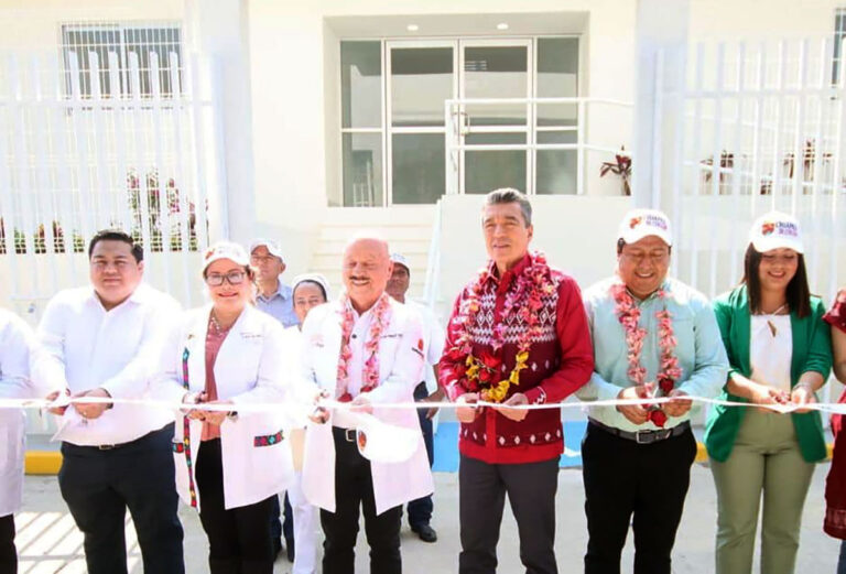 Diputado Cundapí Núñez acompaña al gobernador en la inauguración del Centro de Salud Urbano en Osumacinta