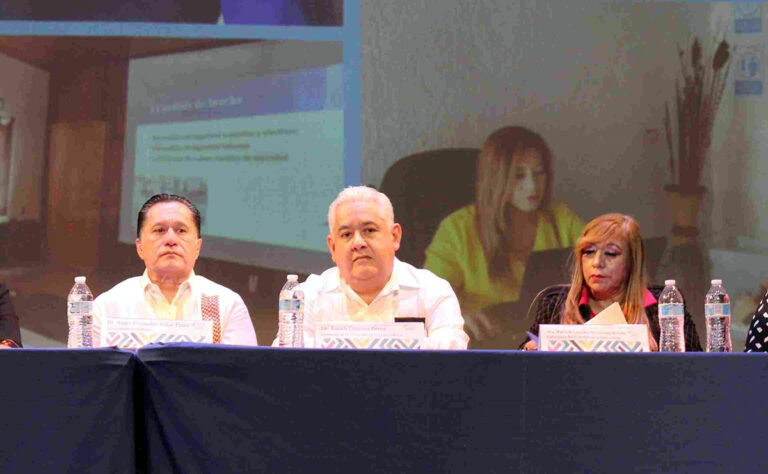 Asiste Enoch Cancino Pérez al Informe de Gestión 2021-2024 del ITAIPCH
