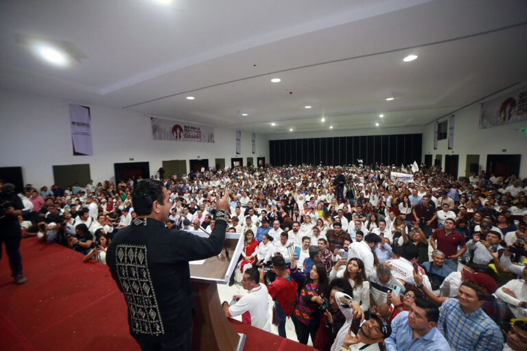Eduardo Ramírez celebra histórico registro de coalición de siete partidos