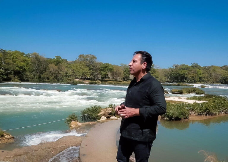 Eduardo Ramírez exhorta a prestadores de servicio turístico a seguir mejorando