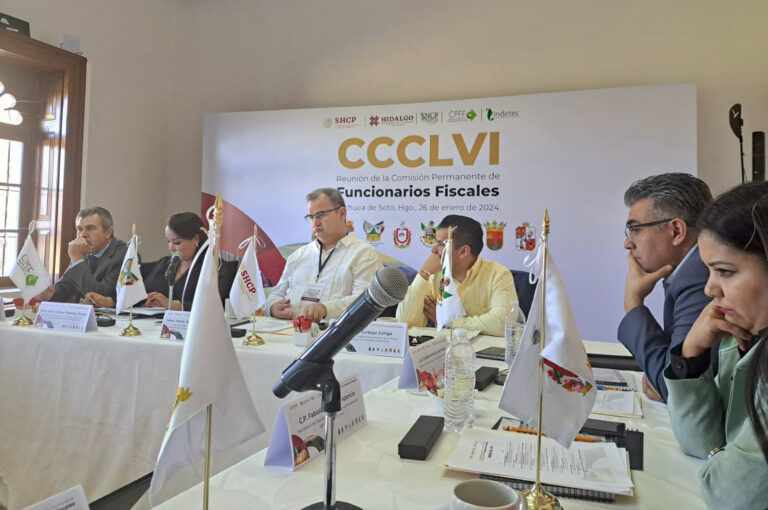 Funcionarios fiscales del país analizan panorama financiero