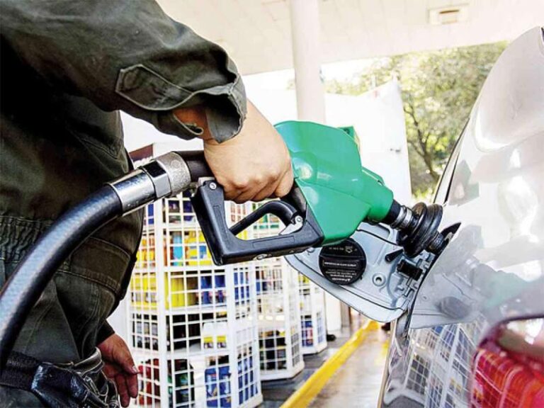 Menores ingresos por gasolinas a lo esperado; reporte a noviembre