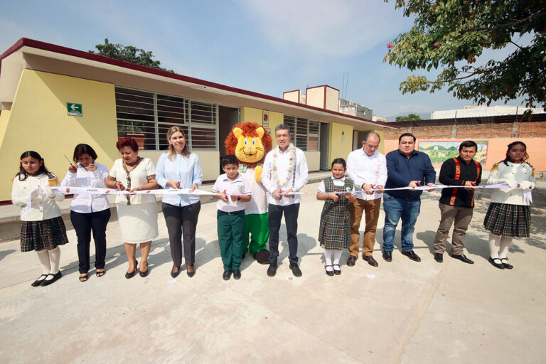 Rutilio Escandón inaugura infraestructura en la Escuela Primaria Club de Leones de Tuxtla Gutiérrez