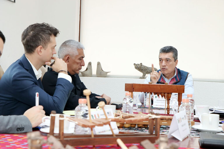 Se reúne Rutilio Escandón con Maurilio Rojano, oficial de Seguridad Regional de la Embajada de EUA