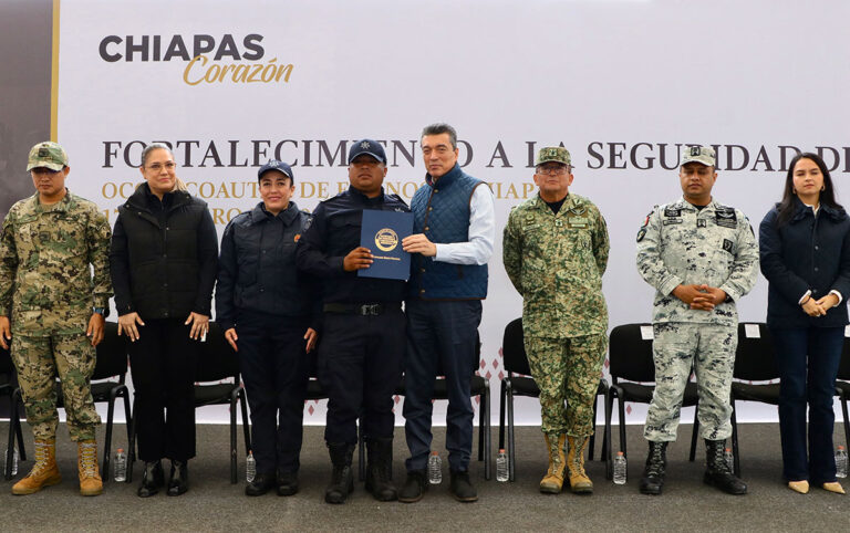 Entrega Rutilio Escandón 213 patrullas, uniformes y equipamiento tecnológico a la SSyPC
