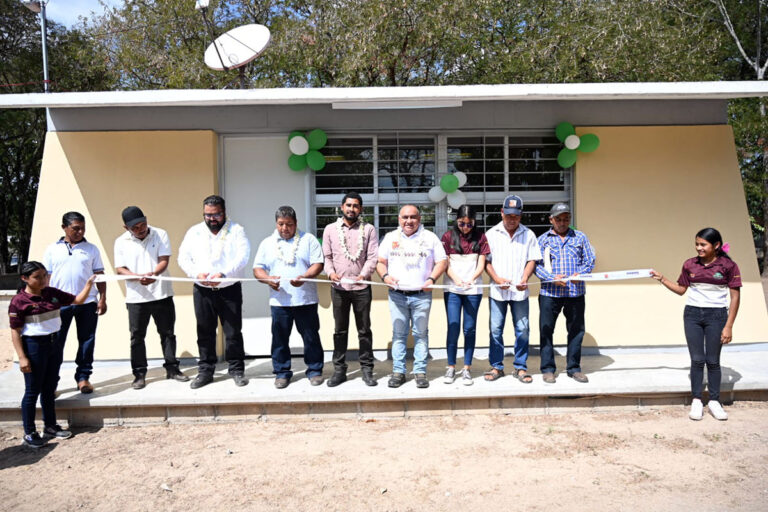Entregan espacio educativo en la colonia Andrés Eligio Quintana Roo, de Jiquipilas