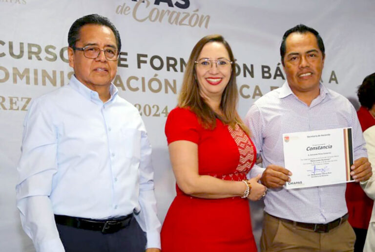 Capacitación a trabajadores, acción que transforma el servicio público