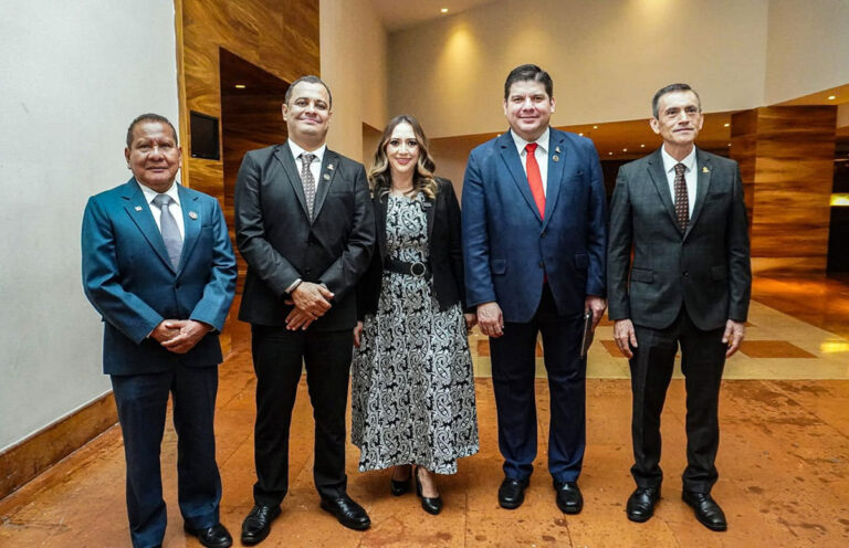 Atestigua secretaria de Hacienda toma de protesta de la nueva directiva del Colegio de Contadores Públicos Chiapanecos
