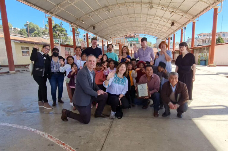 Integrantes del Parlamento Inglés visitan escuela en Chamula para conocer impacto del proyecto ‘Low-Tech’