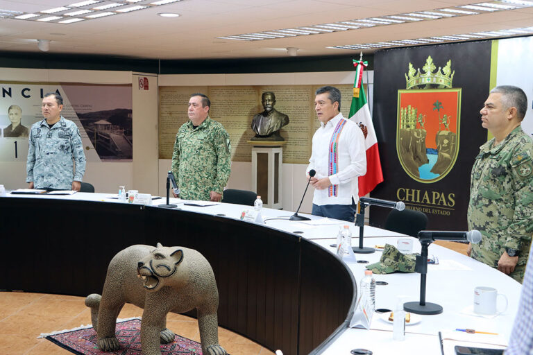 Pide Rutilio Escandón extremar precauciones al realizar actividades marítimas por fuertes oleajes