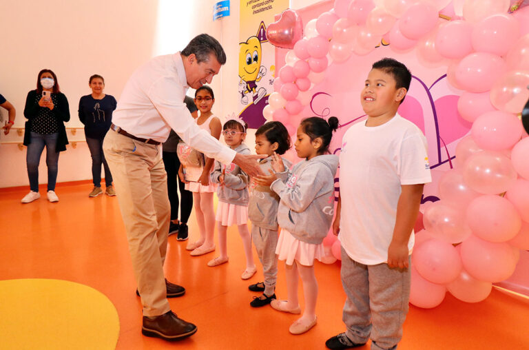 Asiste Rutilio Escandón a celebración del 17 aniversario del CRIT Chiapas