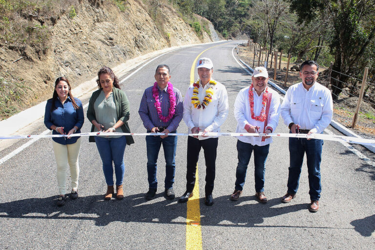 Inaugura Rutilio Escandón construcción del camino San Fernando-Colonia Cuauhtémoc