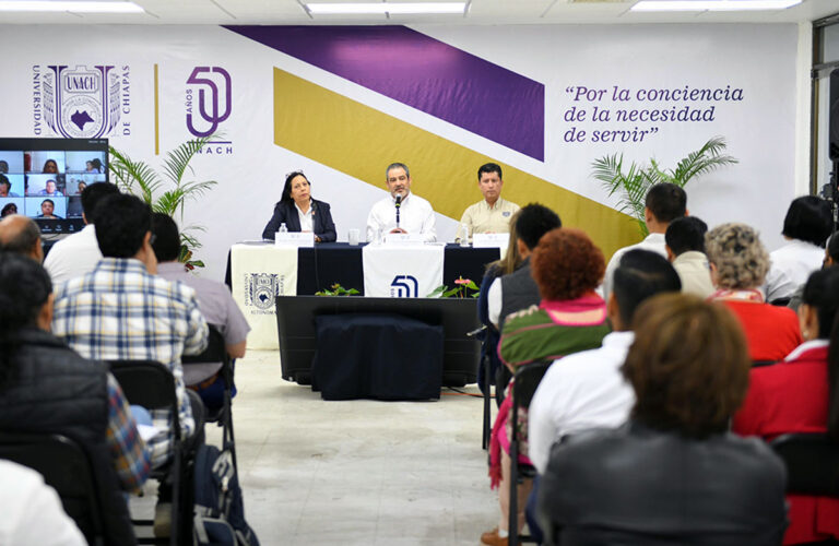 Presentan a investigadores el programa ‘Colección Oro. Medio Siglo de la UNACH’