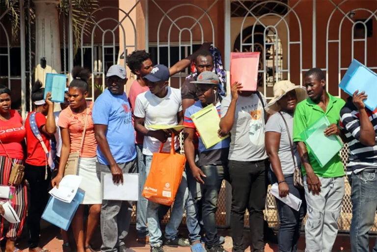 Saturan migrantes, oficina de Comar en Chiapas para solicitar refugio