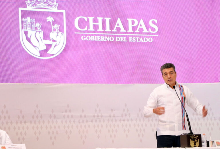 Pide REC a su gabinete, abstenerse de participar en campañas políticas