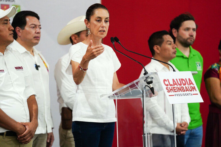 Claudia Sheinbaum pide respeto entre naciones ante comentarios de Javier Milei sobre la 4T