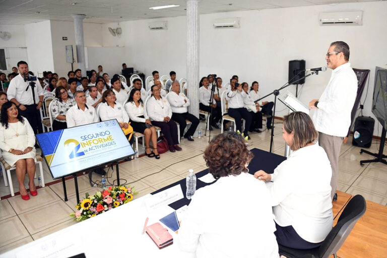 Exponen avances de la Escuela de Ciencias Administrativas, Campus IX de la UNACH