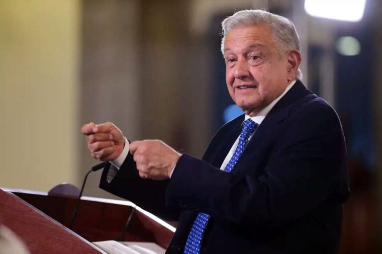 Insiste presidente AMLO en señalar cargada por parte del INE a favor de conservadores