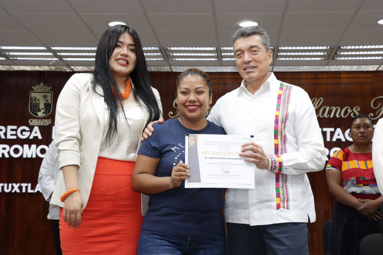 Reconocen a personas promotoras de igualdad de género en Chiapas
