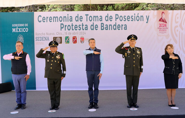 Asiste Rutilio Escandón a la toma de posesión de mando del comandante Román Villalvazo