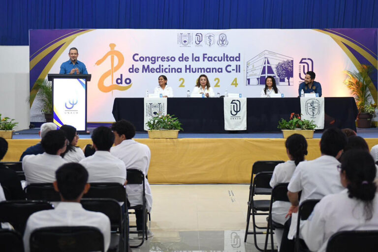 Impulsa Facultad de Medicina Humana de la UNACH la vinculación entre egresados y estudiantes