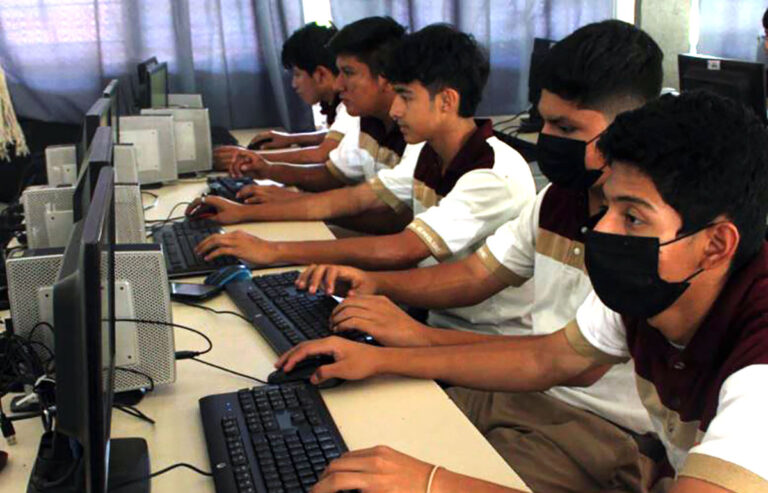 CECyTE Chiapas ofrece una opción educativa para desarrollar habilidades en aplicaciones Web y Móviles