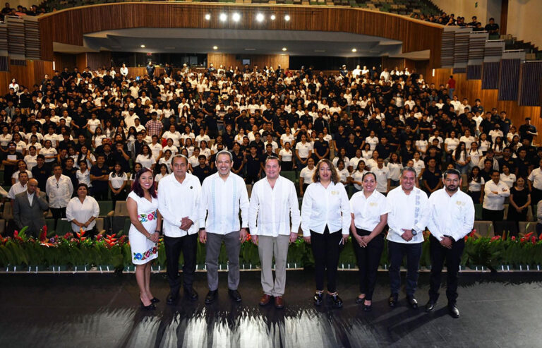 Éxito de egresadas y egresados de la UNACH es motivo de orgullo en los 50 años de la institución