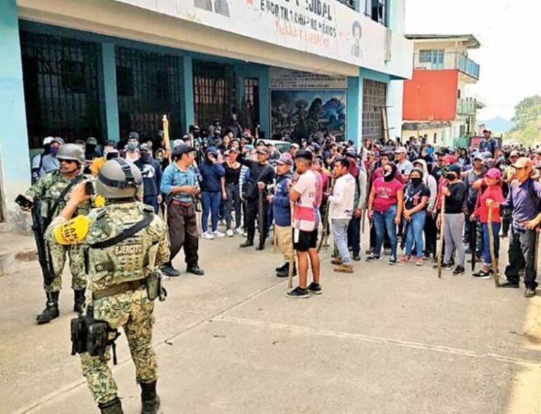 Se desata éxodo por violencia; huyen 3 mil de Tila, Chiapas