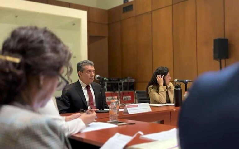 Rutilio Escandón y Luisa María Alcalde se reúnen con maestros de la CNTE; refrendan trabajo de unidad