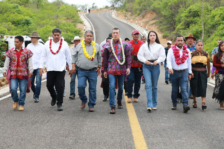 Inaugura Rutilio Escandón construcción del camino Pomposo Castellanos-Eloy Borras Aguilar