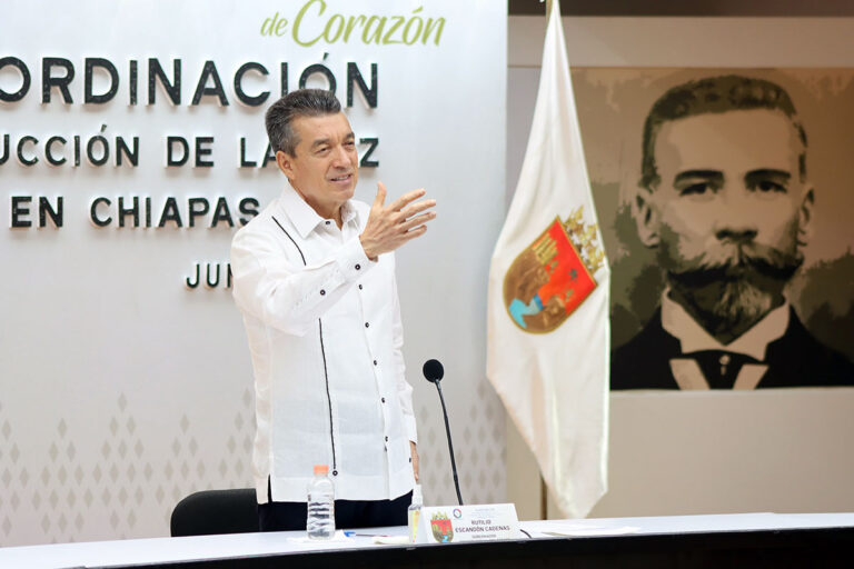 Aeronaves oficiales continúan con la atención de emergencias del pueblo, destaca Rutilio Escandón
