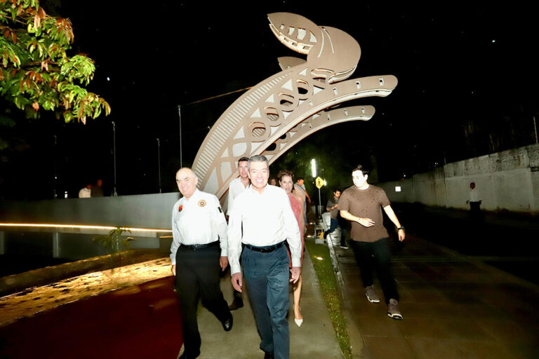 Inaugura Rutilio Escandón Puente Peatonal ‘Paseo de Los Conejos’, en Tuxtla Gutiérrez