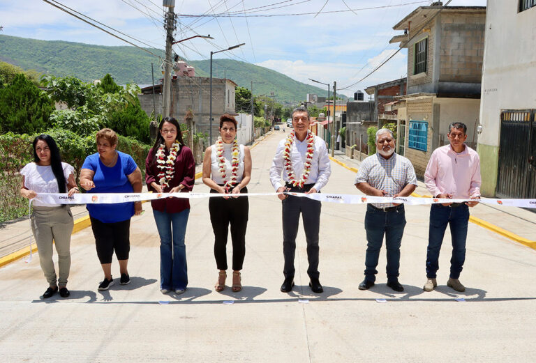 Rutilio Escandón inaugura pavimentación y mejoramiento de vialidades en Plan de Ayala