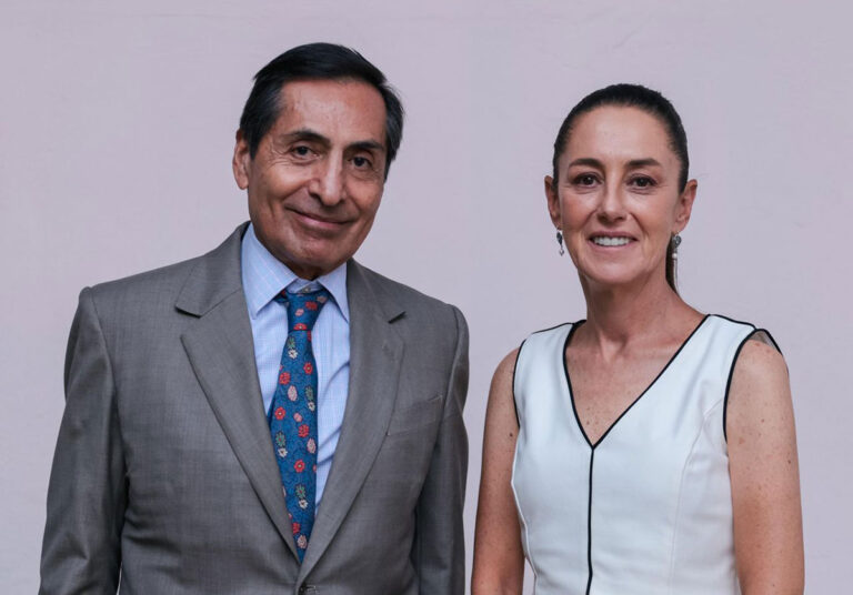 Claudia Sheinbaum ratifica la línea económica presentada por Rogelio Ramírez de la O