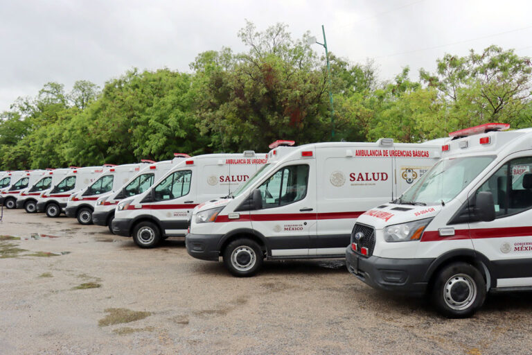 Se fortalece la atención de emergencias con entrega de 48 ambulancias: SS