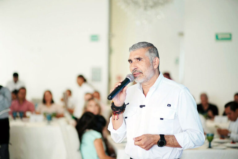 En unidad con empresarios vamos a fortalecer la economía de Tuxtla: Ángel Torres