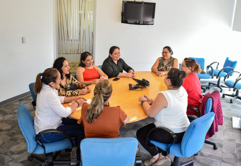 Este gobierno atiende y cumple con los municipios