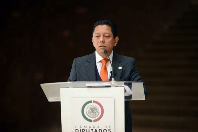 Pide Llaven Abarca a diputados locales electos a hacer suya la agenda nacional
