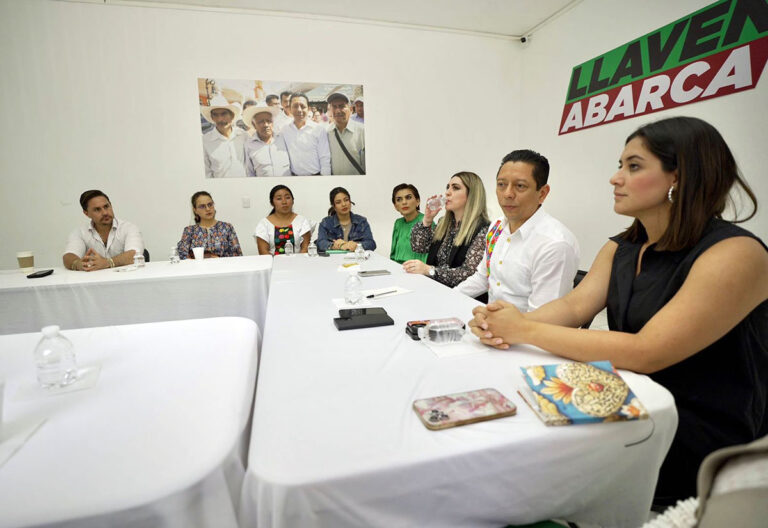 Instala Llaven Abarca mesa de trabajo con diputadas y diputados locales electos