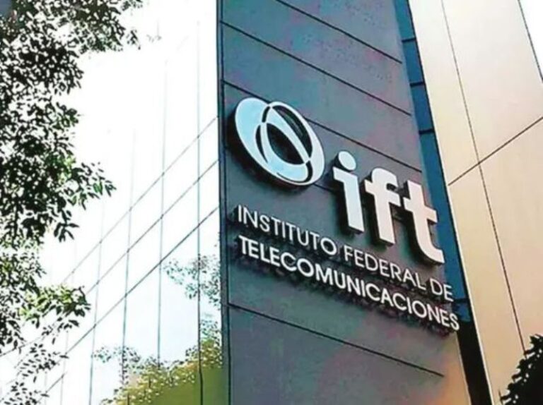 ‘Error histórico, que la SICT absorba al IFT’: Analistas en el sector