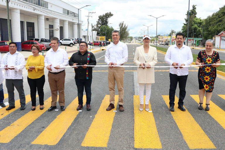 En Comitán, inaugura Rutilio Escandón la segunda etapa del bulevar Roberto Albores Guillén