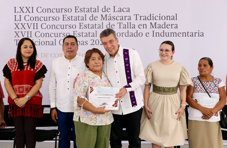 En Chiapa de Corzo, Rutilio Escandón encabeza premiación de concursos estatales de artesanías tradicionales