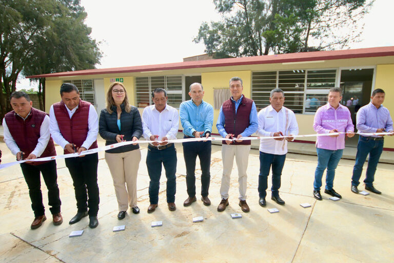 Inaugura Rutilio Escandón construcción de aulas en la Primaria ‘Belisario Domínguez Palencia’