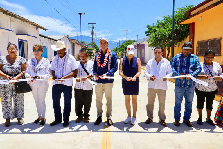 En Pijijiapan, Rutilio Escandón inaugura mejoramiento integral de calles en localidad Joaquín Miguel Gutiérrez