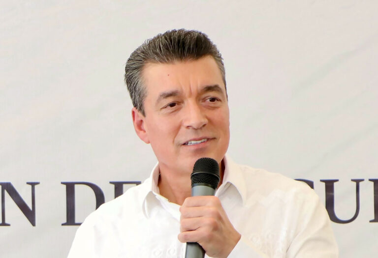 Celebra Rutilio Escandón el Premio Nacional a la Exportación para la empresa Operadora Agleco